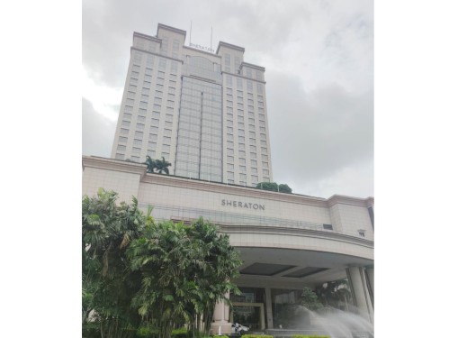 学校附近喜来登大酒店